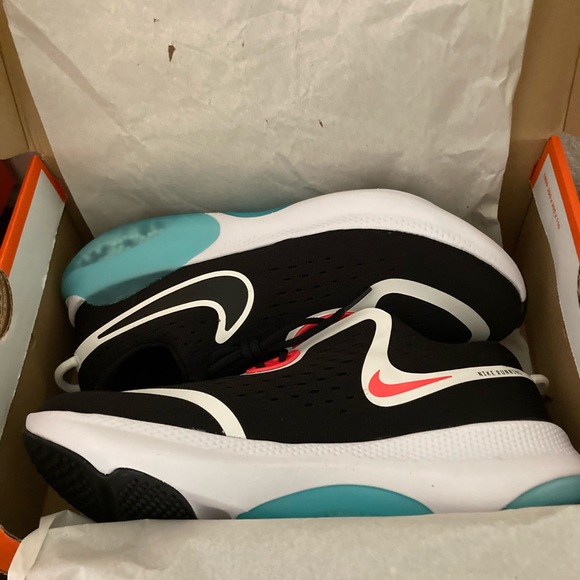 NEW NIKE WOMENS JOYRIDE DUAL RUN ( GS) SNEAKERS SZ 8 8.5 RUNNING SHOES CN9600003 - Picture 2 of 11